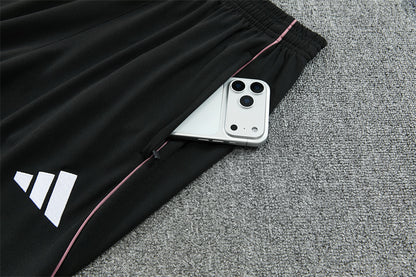 Chándal Real Madrid 2025/2026 – Entrenamiento Color Vino con Detalles Negros