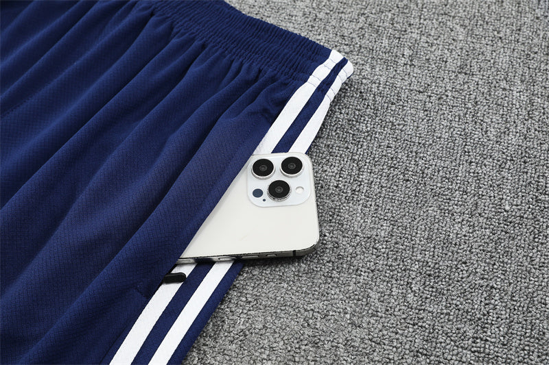 Real Madrid 25/26 – Blanco & Azul Marino