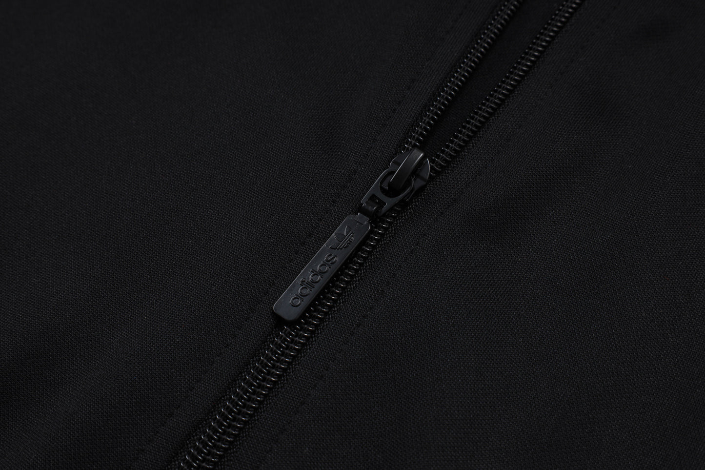 Chándal Alemania Retro 2025 – Negro Clásico Adidas Originals