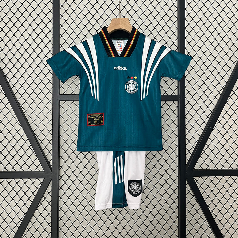 Conjunto Infantil Alemania Retro 1990s – Verde Visitante Adidas