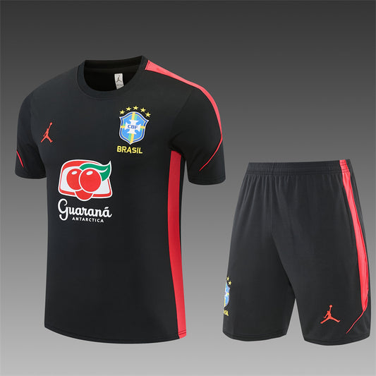 Conjunto Brasil 2026/2027 – Negro/Rojo Entrenamiento