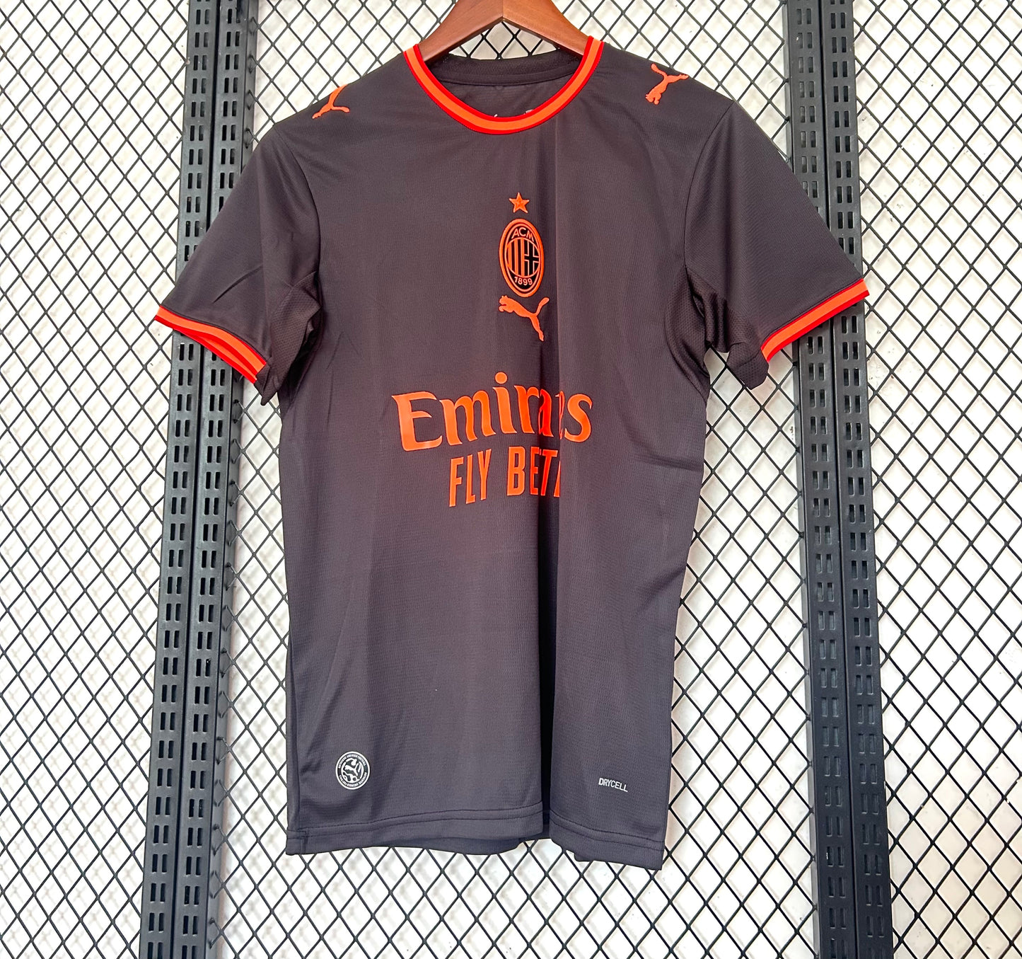 Camiseta AC Milan 2026/2027 Alternativa – Negra con Detalles Naranja Oficial Puma