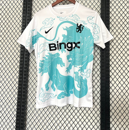 Camiseta Chelsea FC 2026/2027 Edición Especial – Blanca con Diseño Artístico Oficial Nike