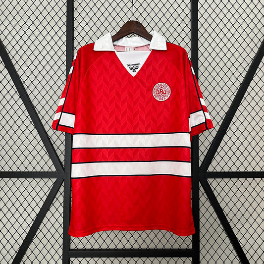 Camiseta Retro Dinamarca 1986 – Segunda Equipación (Versión Roja)