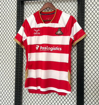 Camiseta Doncaster Rovers Local Roja y Blanca 26/27 – Oxen
