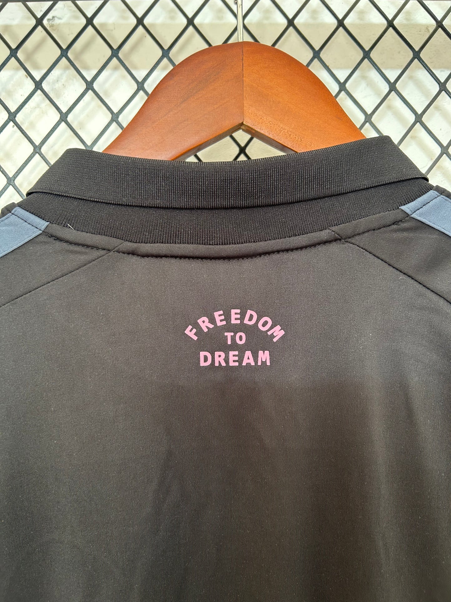 Camiseta Inter Miami CF 2026/2027 Negra – Edición Oficial Adidas