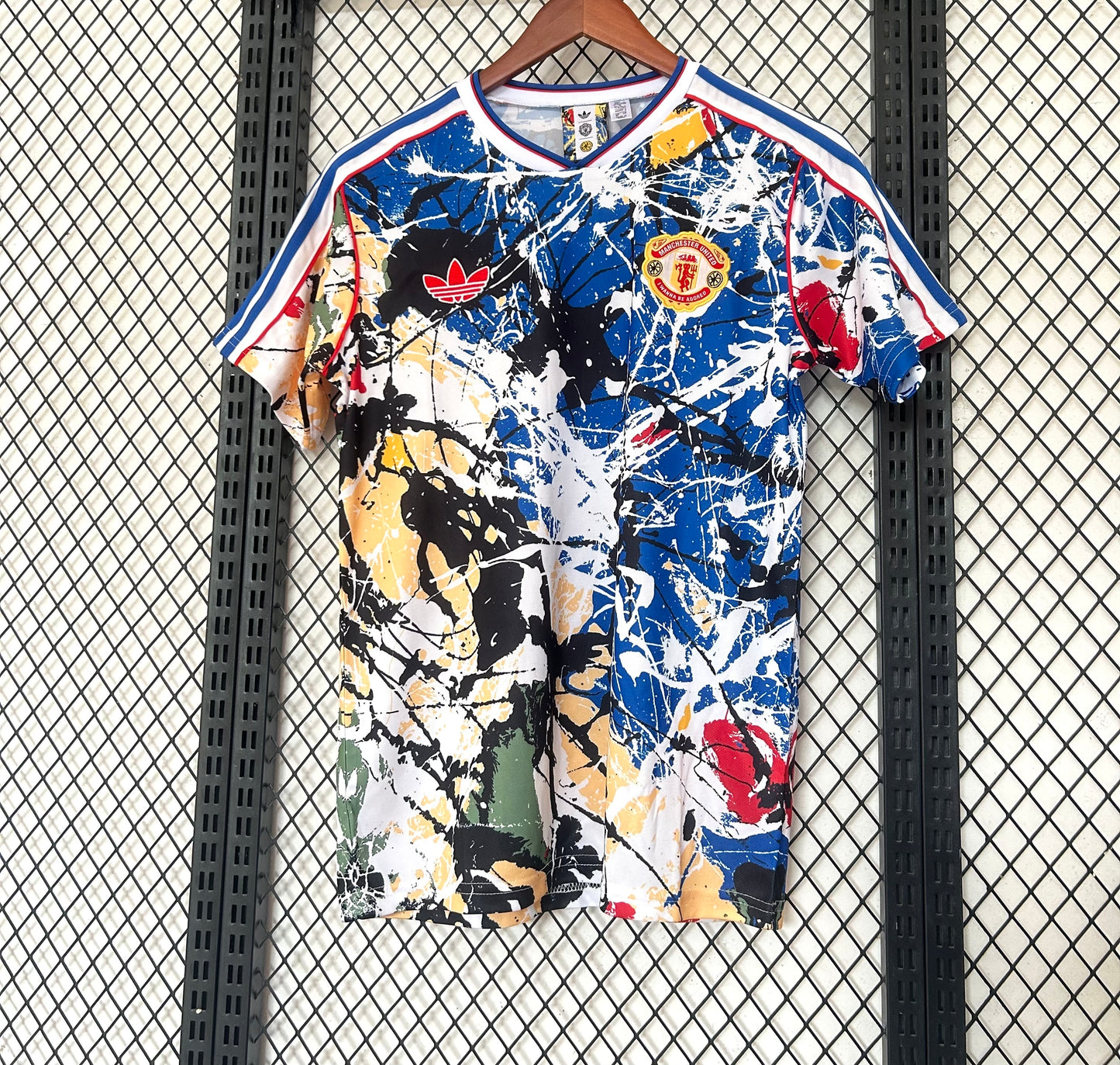 Camiseta Manchester United 2026/2027 Edición Especial – Diseño Artístico Adidas Originals