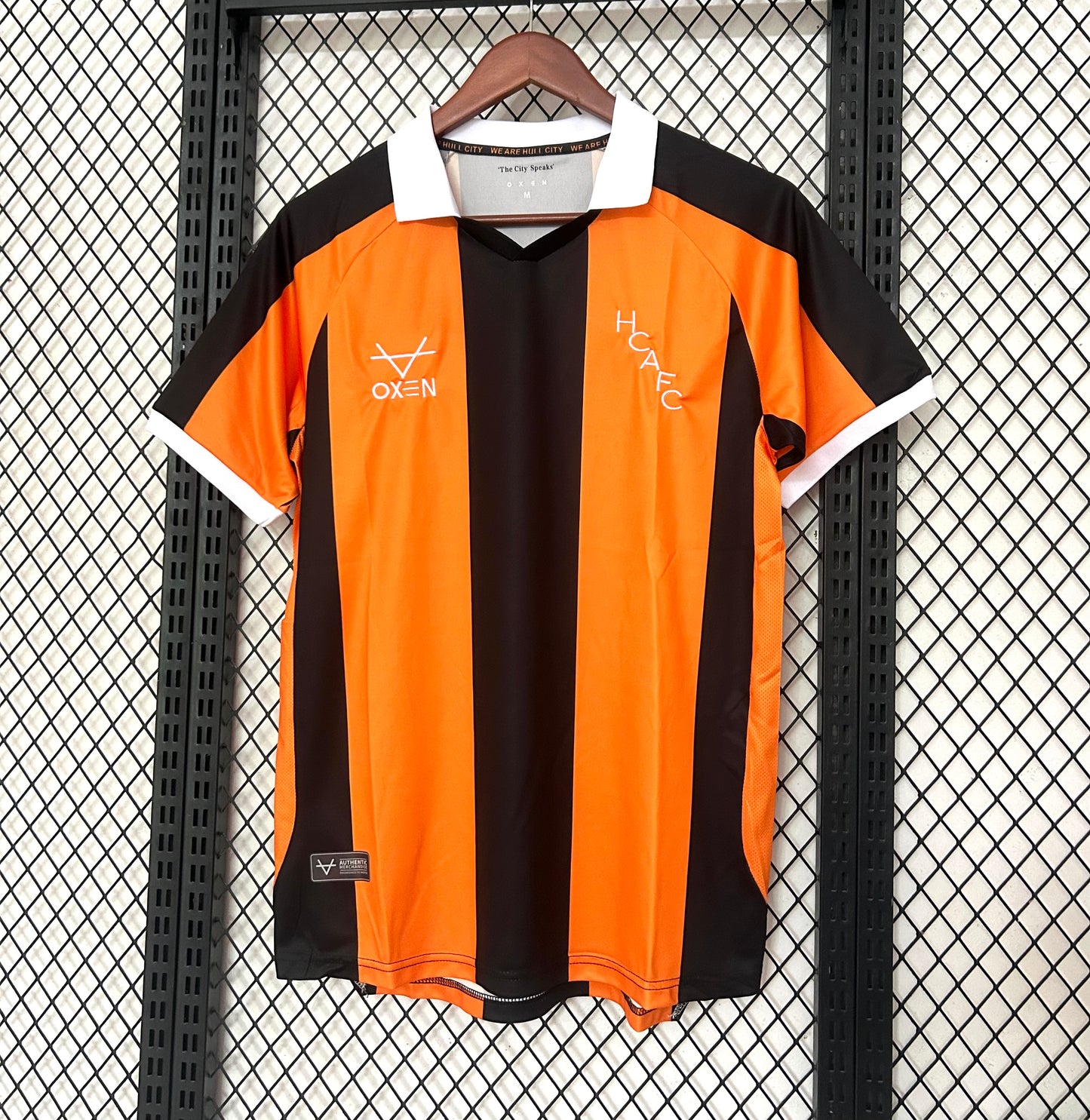 Camiseta Hull City Local Naranja y Negra 26/27 – Oxen