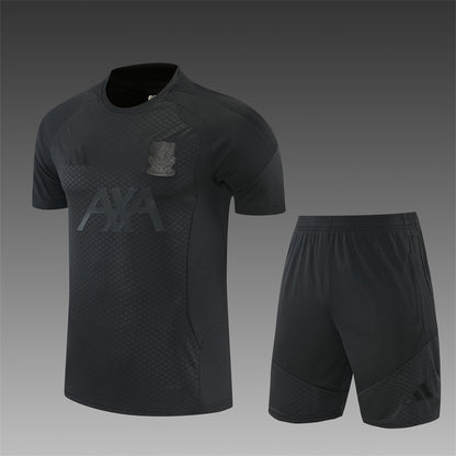 Conjunto Liverpool FC Entrenamiento Negro – Camiseta + Pantalón Corto
