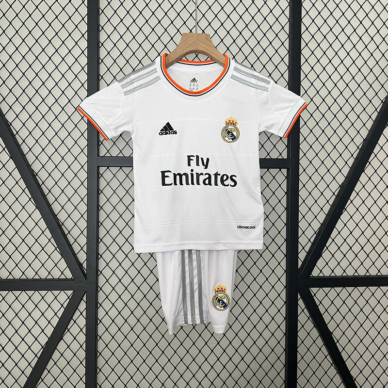 Conjunto Infantil Real Madrid Local – Era Fly Emirates