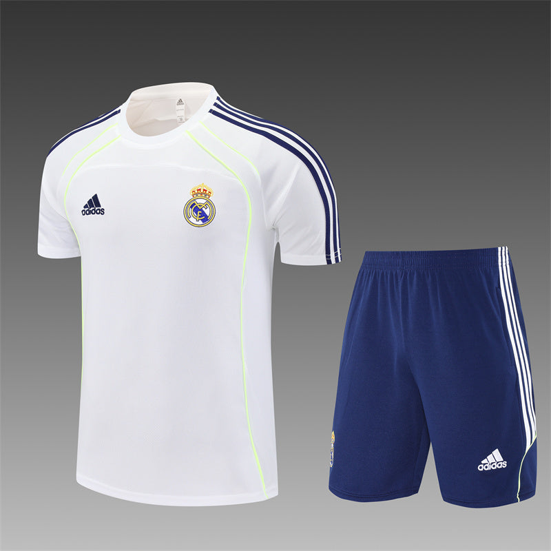 Real Madrid 25/26 – Blanco & Azul Marino