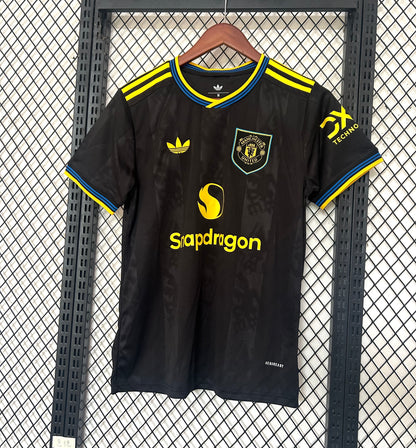 MANCHESTER UNITED 25/26 – TERCER UNIFORME
