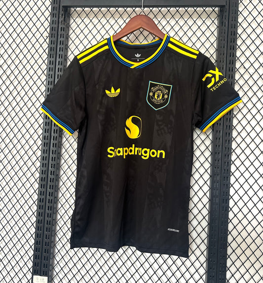 MANCHESTER UNITED 25/26 – TERCER UNIFORME