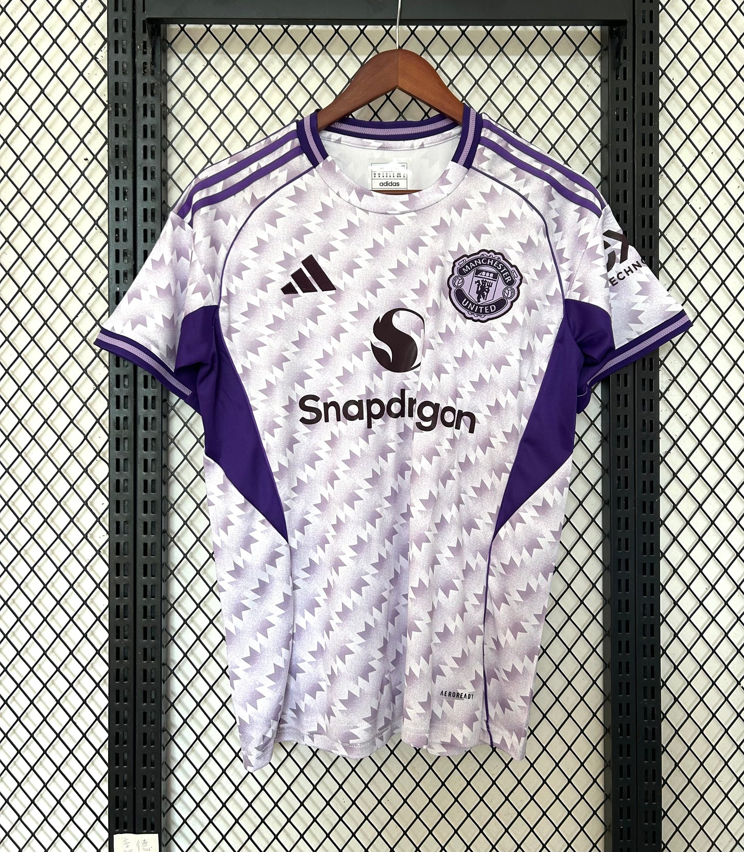 Manchester United 25/26 – Camiseta Alternativa
