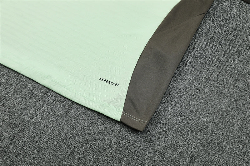 Real Madrid 25/26 – Chándal de entrenamiento verde menta con gris oscuro