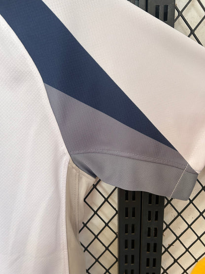 CAMISETA TOTTENHAM HOTSPUR 25/26 – “WHITE PRIDE”