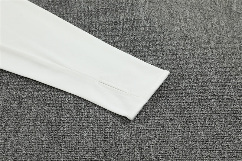 Liverpool 25/26 – chándal de entrenamiento blanco con detalles en rojo