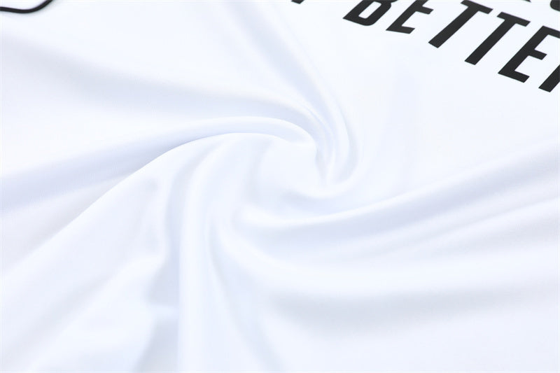 Chándal Real Madrid x Marvel Temporada 2025/2026 – Edición Especial Blanco y Negro