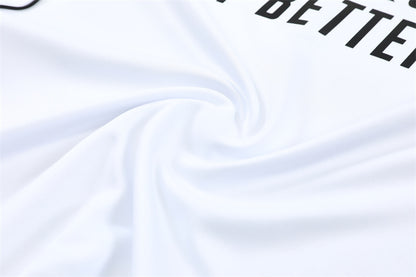 Chándal Real Madrid x Marvel Temporada 2025/2026 – Edición Especial Blanco y Negro