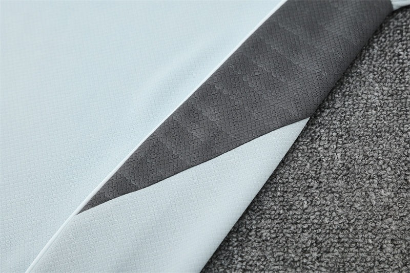 Set Oficial Japón Segunda Equipación 25/26 – Minimalismo Nipón, Máxima Precisión