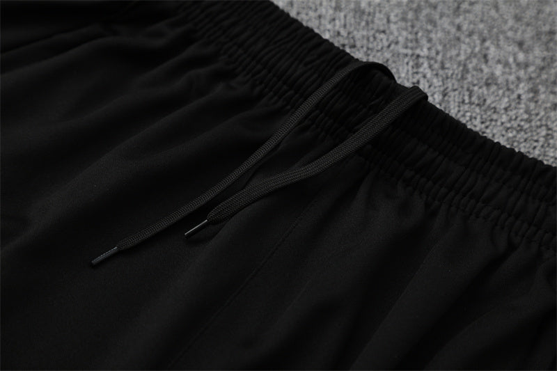 LIVERPOOL FC – KIT DE ENTRENAMIENTO 2025/26