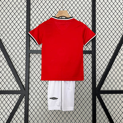 Conjunto Infantil Manchester United 2002/2004 – Vodafone by Umbro