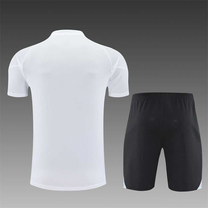 Set Oficial Inter Miami Visitante 25/26 – Elegancia Minimalista en Blanco y Negro