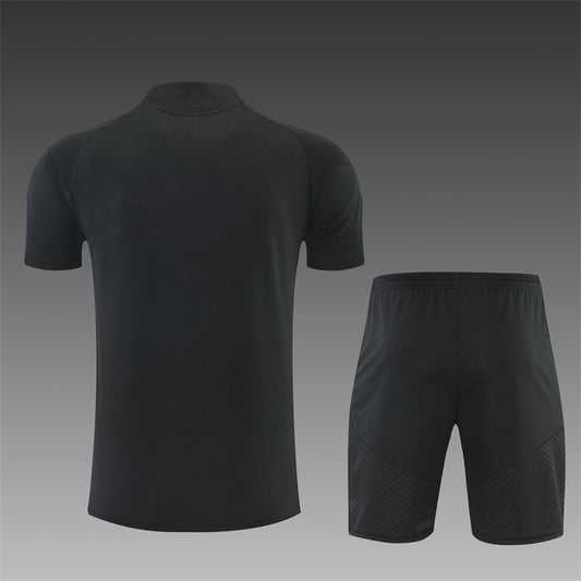 Conjunto Liverpool FC Entrenamiento Negro – Camiseta + Pantalón Corto