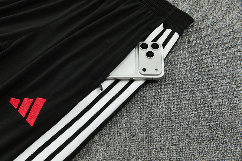 Chándal Liverpool Blanco y Negro 2026/27 – Adidas – Conjunto de Entrenamiento