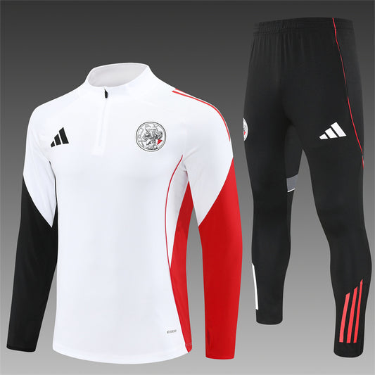 AJAX – KIT DE ENTRENAMIENTO 2025/26