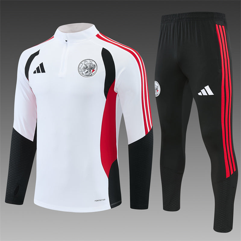 Chándal Ajax Entrenamiento – Blanco, Negro y Rojo