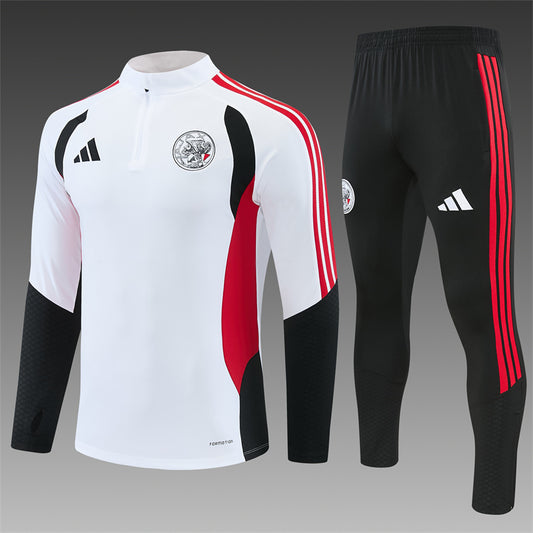 Chándal Ajax Entrenamiento – Blanco, Negro y Rojo