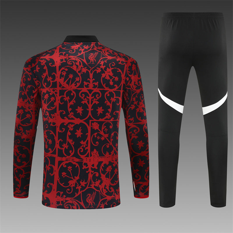 Chándal de entrenamiento del Liverpool 2025/26 – Edición “Baroque Red”.