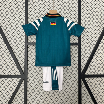 Conjunto Infantil Alemania Retro 1990s – Verde Visitante Adidas