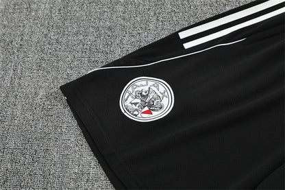 Ajax 25/26 – Blanco con detalles rojo y negro