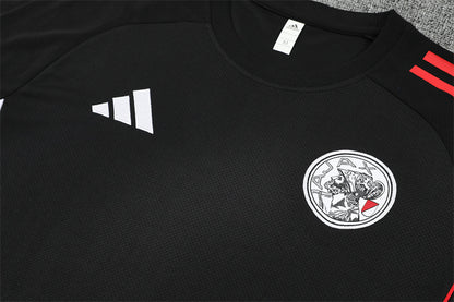 Ajax 25/26 – Negro con detalles rojos
