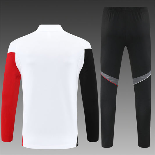 AJAX – KIT DE ENTRENAMIENTO 2025/26