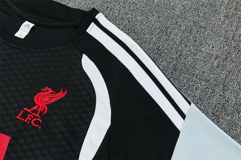 Conjunto Liverpool Entrenamiento Negro 26/27