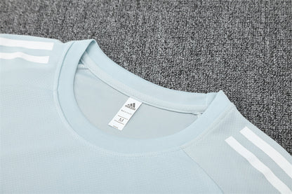 Set Oficial Japón Segunda Equipación 25/26 – Minimalismo Nipón, Máxima Precisión