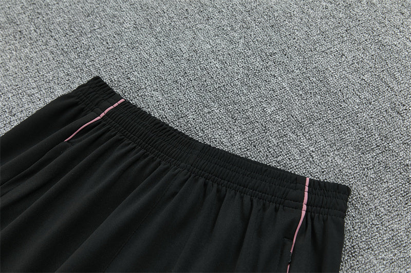 Chándal Real Madrid 2025/2026 – Entrenamiento Color Vino con Detalles Negros