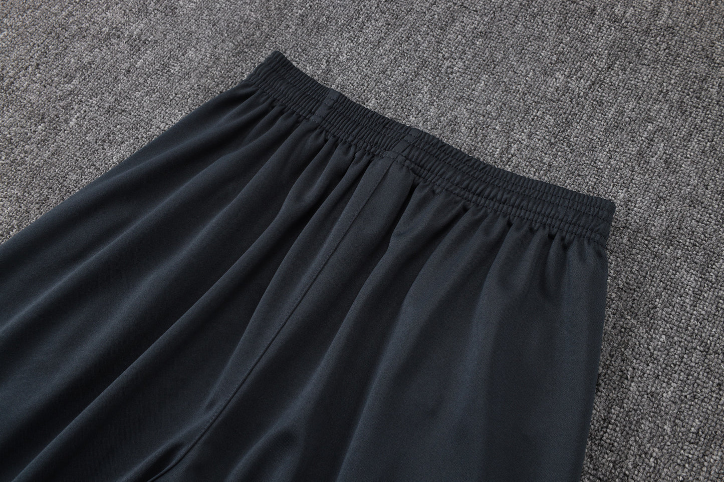 Chándal Real Madrid 2025/2026 – Elegancia Merengue