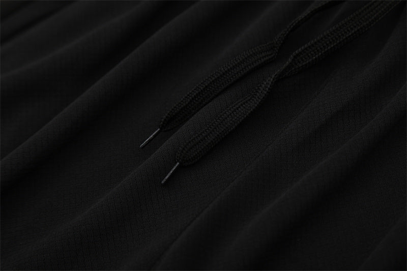 Set Oficial Manchester United Cuarta Equipación 25/26 – Potencia y Precisión en Negro