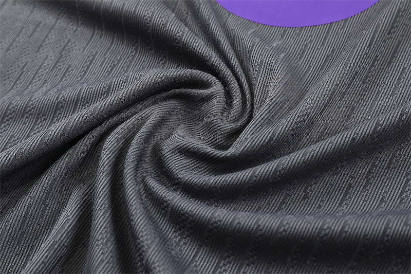 Chándal FC Barcelona Temporada 2025/2026 – Entrenamiento Gris con Detalles Morados