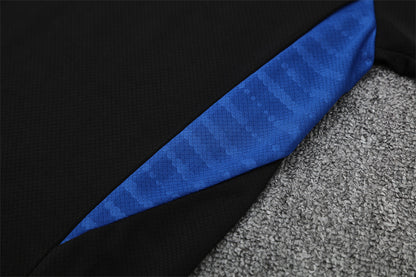 Set Oficial Manchester United Cuarta Equipación 25/26 – Potencia y Precisión en Negro