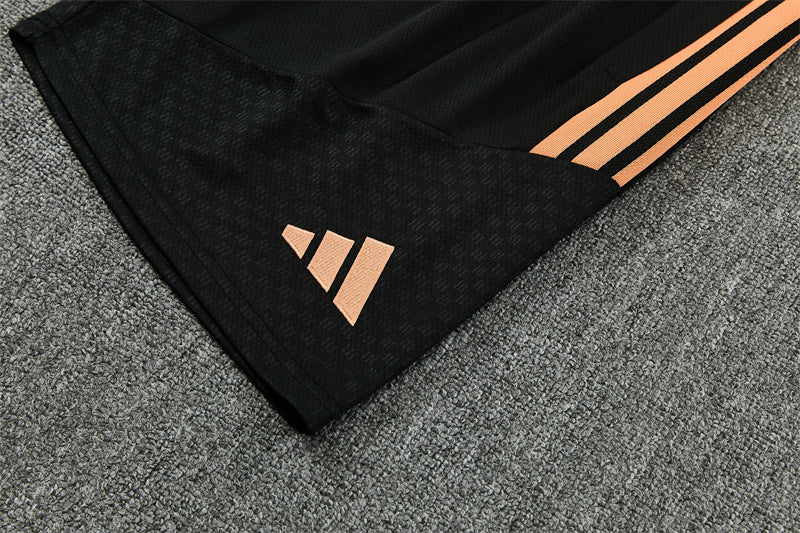 Conjunto Arsenal Entrenamiento Negro y Naranja 26/27