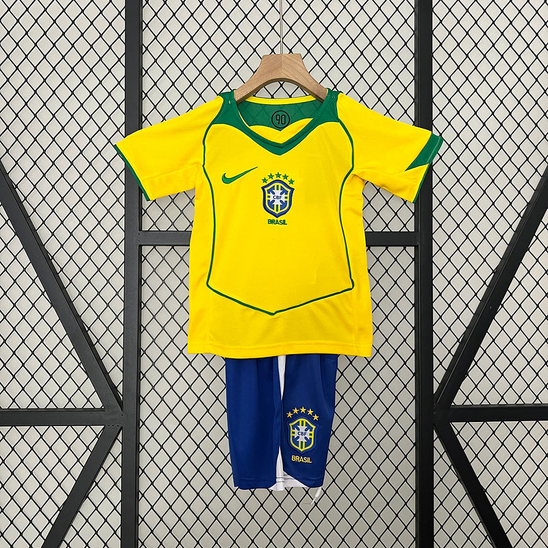 Conjunto Brasil Kids Nike – Home Amarillo (2006)