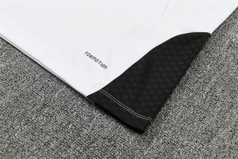 Chándal Liverpool Blanco y Negro 2026/27 – Adidas – Conjunto de Entrenamiento