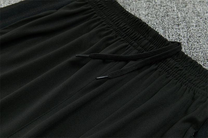 Conjunto Liverpool 2026/2027 – Negro Total Entrenamiento