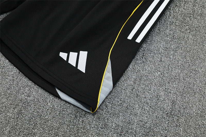 Real Madrid 25/26 Visitante – Elegancia Negra con Energía Moderna