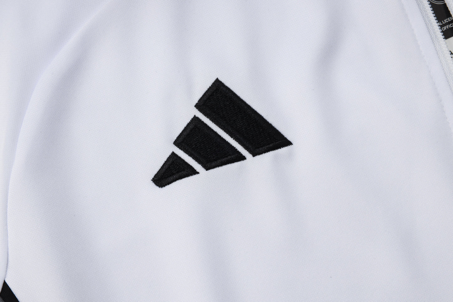 Chándal Real Madrid Blanco y Negro 2025/2026